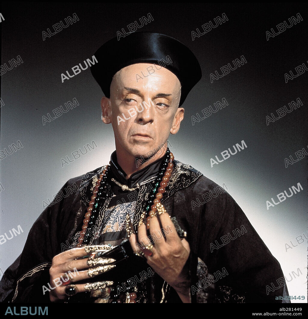 ROBERT HELPMANN en 55 DÍAS EN PEKÍN, 1963 (55 DAYS AT PEKING), dirigida por NICHOLAS RAY. Copyright SAMUEL BRONSTON PRODS/ALLIED ARTISTS.