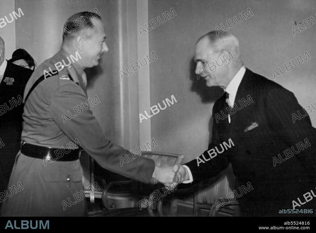 Royal Empire Society Reception at the Dorchester -- Field Marshal Lord Wavell, Victory designate of India greeting H.R.H. The Duke of Gloucester on his arrival at the reception.A reception was held at the Dorchester, which was a farewell gathering to field-Marshal Lord Wavell H.R.H. The Duke of Gloucester attended the Reception, and wished Lord Wavell success and God-speed. September 23, 1943.