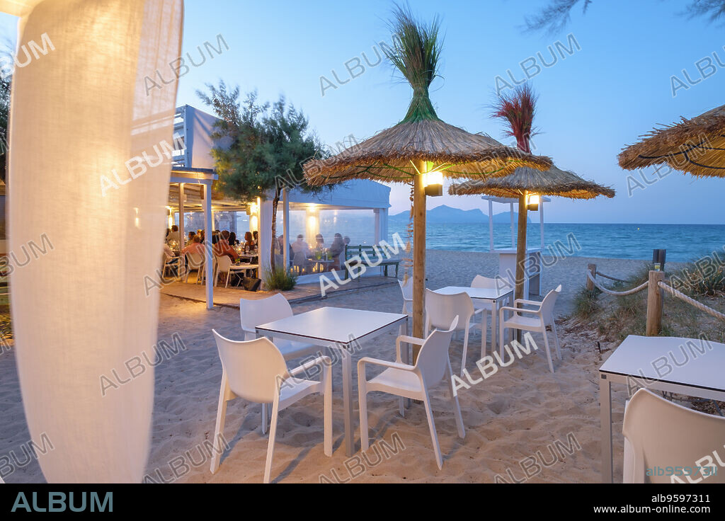chiringuito de playa, La Ponderosa, casetas des Capellans, Can Picafort, bahia de Alcudia, Mallorca, balearic islands, spain, europe.