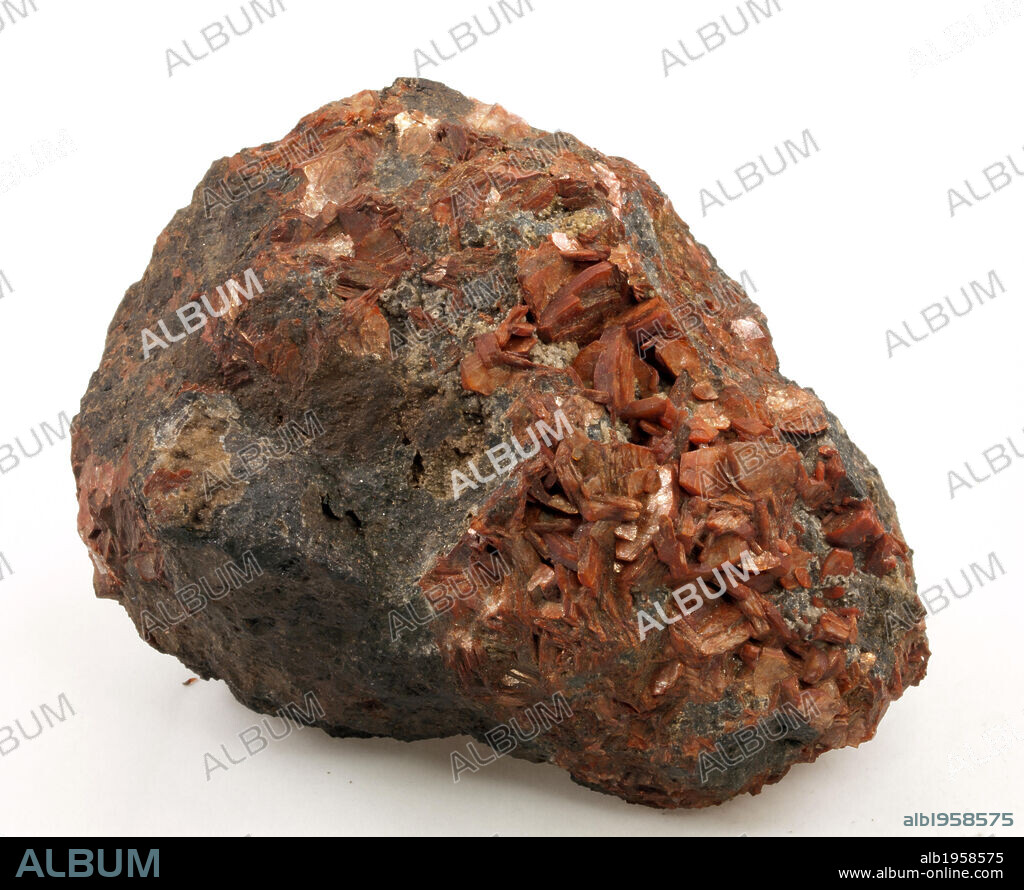 HEULANDITA. Mineral de la clase 9 (silicatos) .