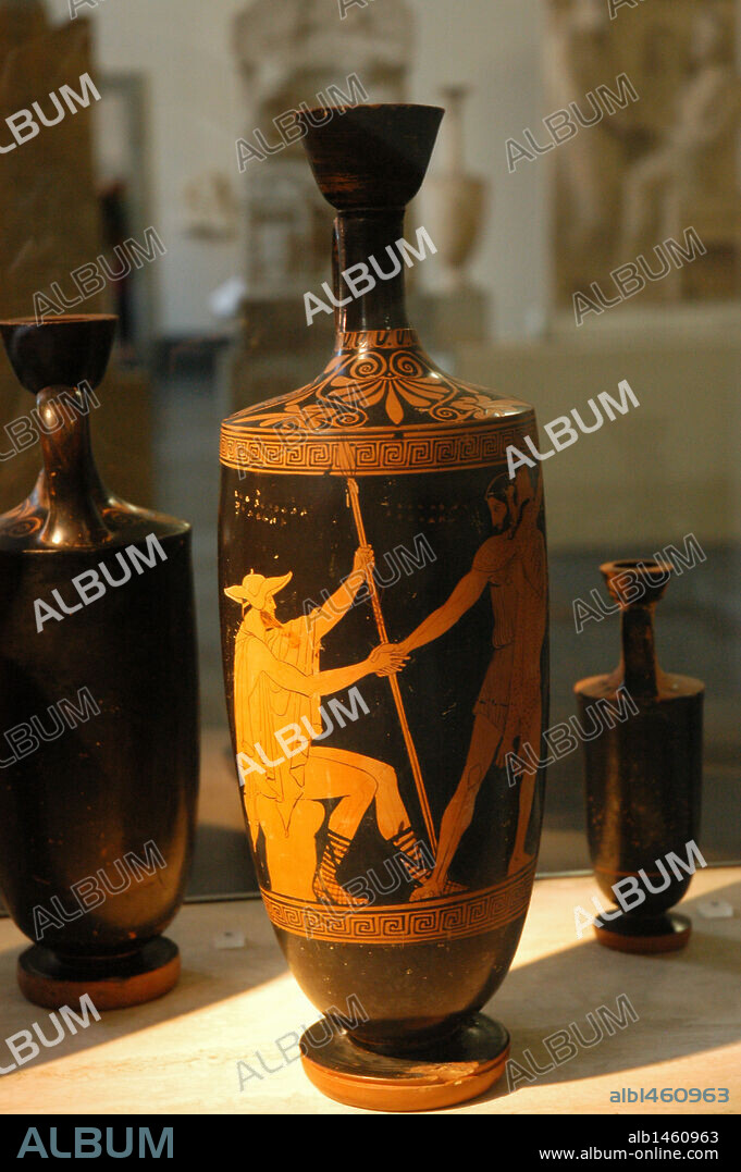 ARTE GRIEGO. GRECIA. "LEKYTHOS", vasija de cuello estrecho empleada para guardar los aceites o perfumes empleados en las ceremonias religiosas. Cerámica de figuras rojas. Museo de Pérgamo. Berlín. Alemania.