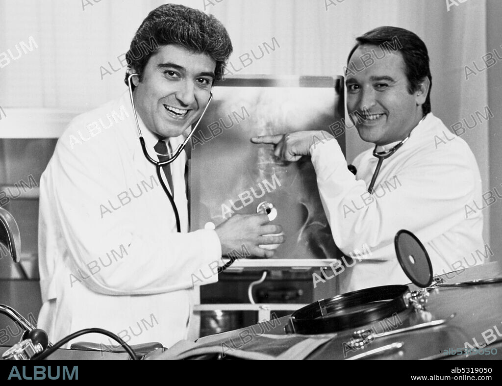 ANDRES PAJARES and FERNANDO ESTESO in SHAKE BEFORE USE, 1983 (AGITESE ANTES DE USARLA), directed by MARIANO OZORES. Copyright IZARO FILMS.