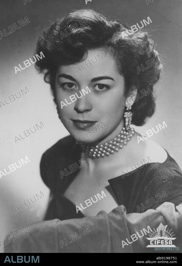 Aurora Bautista Zúmel (1926-2012), actriz de cine española. Fotografía promocional de CIFESA.