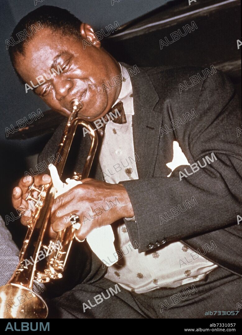 LOUIS ARMSTRONG (1900-1971) TROMPETISTA Y CANTANTE ESTADOUNIDENSE.