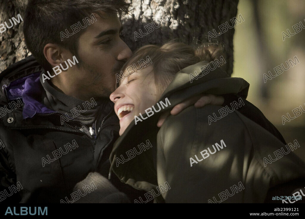 CARLOS RODRIGUEZ et INGRID GARCIA JONSSON dans HERMOSA JUVENTUD, 2014, réalisé par JAIME ROSALES. Copyright FRESDEVAL FILMS.