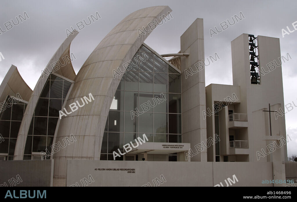 Italy. Rome. The Jubilee Church (Church Dio Padre Misericordioso), built between 1998 and 2003 by the American architect Richard Meier (n.1934).