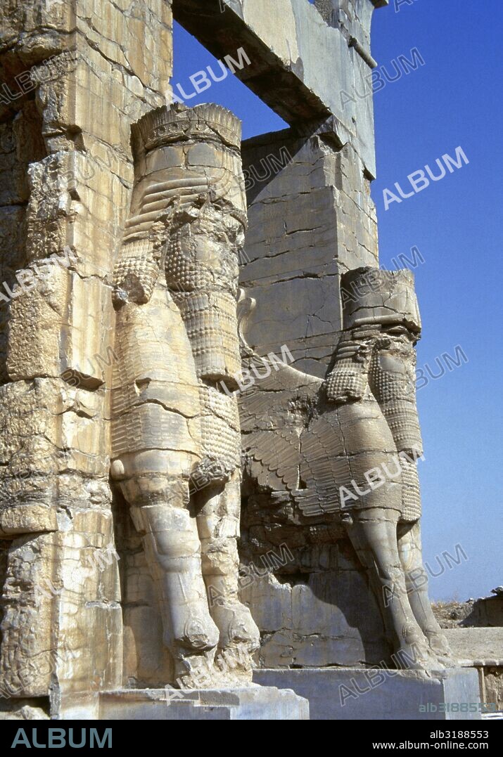 Persepolis. Gate of All Nations (475 BC). It was built by order of Xerxes I (486-465 BC). Western entrance, decorated with colossal sculptures of bulls with human head and wings of eagle. UNESCO World Heritage Site. Islamic Republic of Iran.