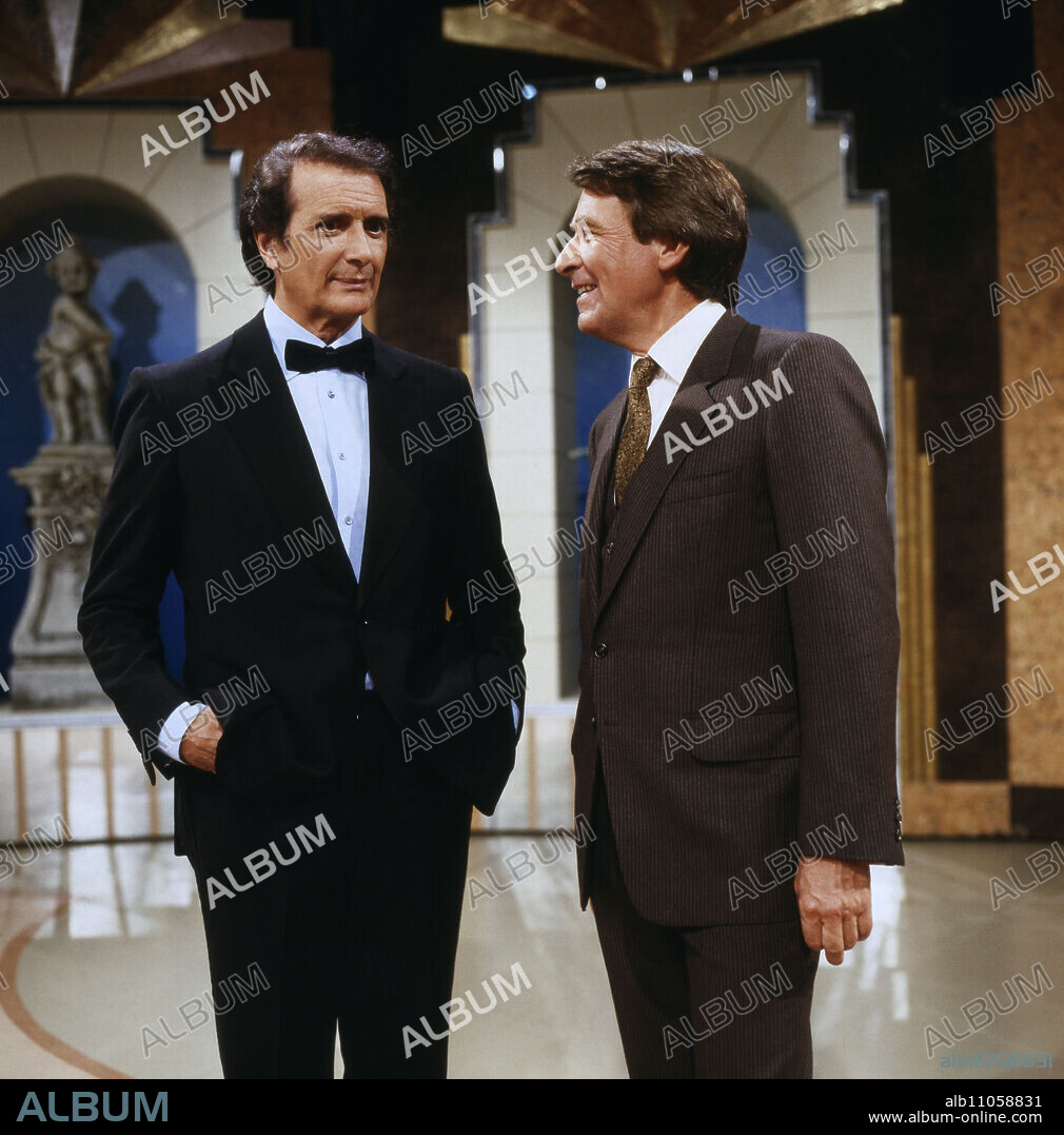 RECOGNIZE THE MELODY, ZDF Music Quiz, 1984, musical guest: opera singer Franco Corelli from Italy, here with moderator Günther Schramm. RECOGNIZE THE MELODY, ZDF Music Quiz, 1984, guest: Franco Corelli, Italian Opera singer, here with moderator Günther Schramm, 1984.