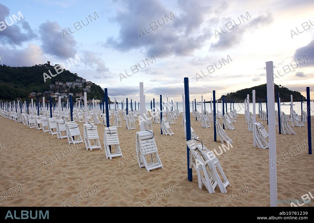 Playa de Ondarreta, Donostia, San Sebastian, Gipuzkoa, Euskadi, Spain.