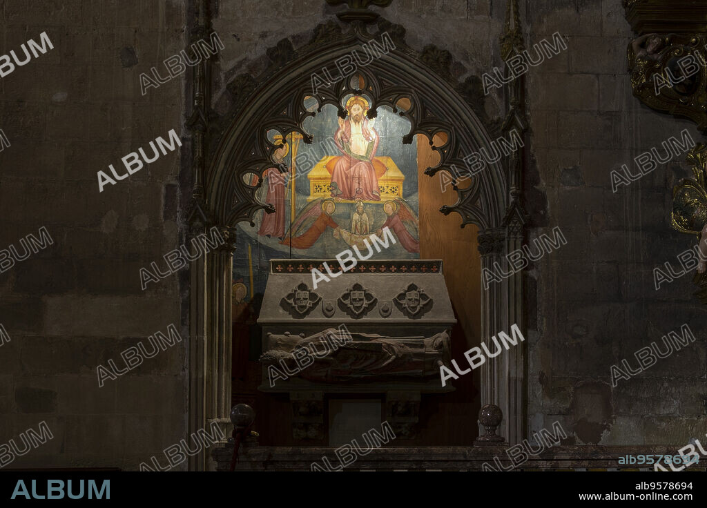 sepulcro medieval de Ramón Torrella, primer obispo de Mallorca tras la conquista de Jaime I, Catedral de Mallorca, La Seu, siglo XIII. gótico levantino, palma, Mallorca, balearic islands, Spain.