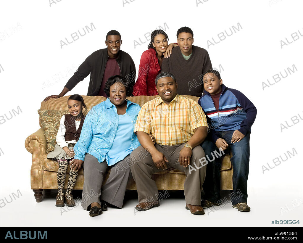 ALLEN PAYNE, CASSI DAVIS, CHINA ANNE MCCLAIN, LANCE GROSS, LARRAMIE DOC SHAW and LAVAN DAVIS in HOUSE OF PAYNE, 2006 (HOUSE OF PAYNE-TV), directed by TYLER PERRY. Copyright DEBMAR-MERCURY.