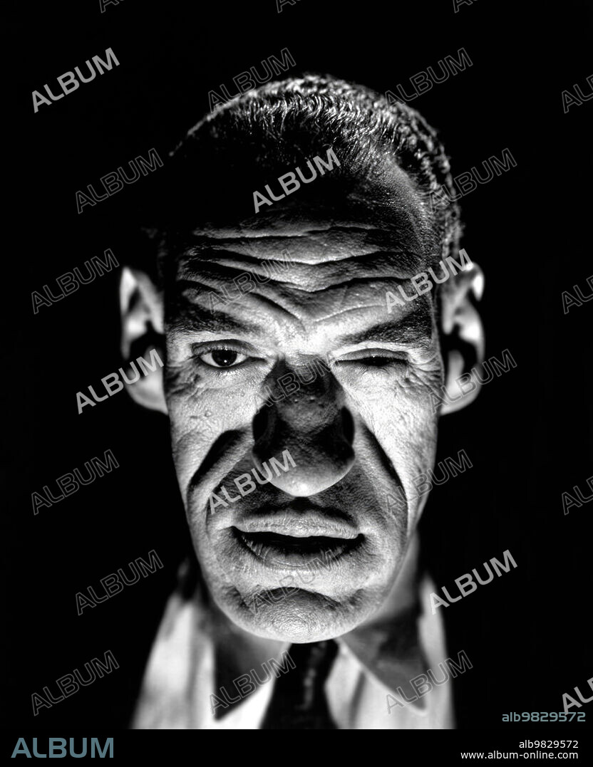 RONDO HATTON in THE JUNGLE CAPTIVE, 1945, directed by HAROLD YOUNG.