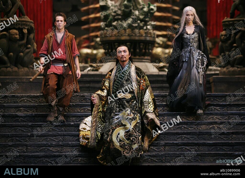 BINGBING LI y MICHAEL ANGARANO en EL REINO PROHIBIDO, 2008 (THE FORBIDDEN KINGDOM), dirigida por ROB MINKOFF. Copyright CASEY SILVER PRODUCTIONS/CHINA FILMS CO-PRODUCTION CORP.
