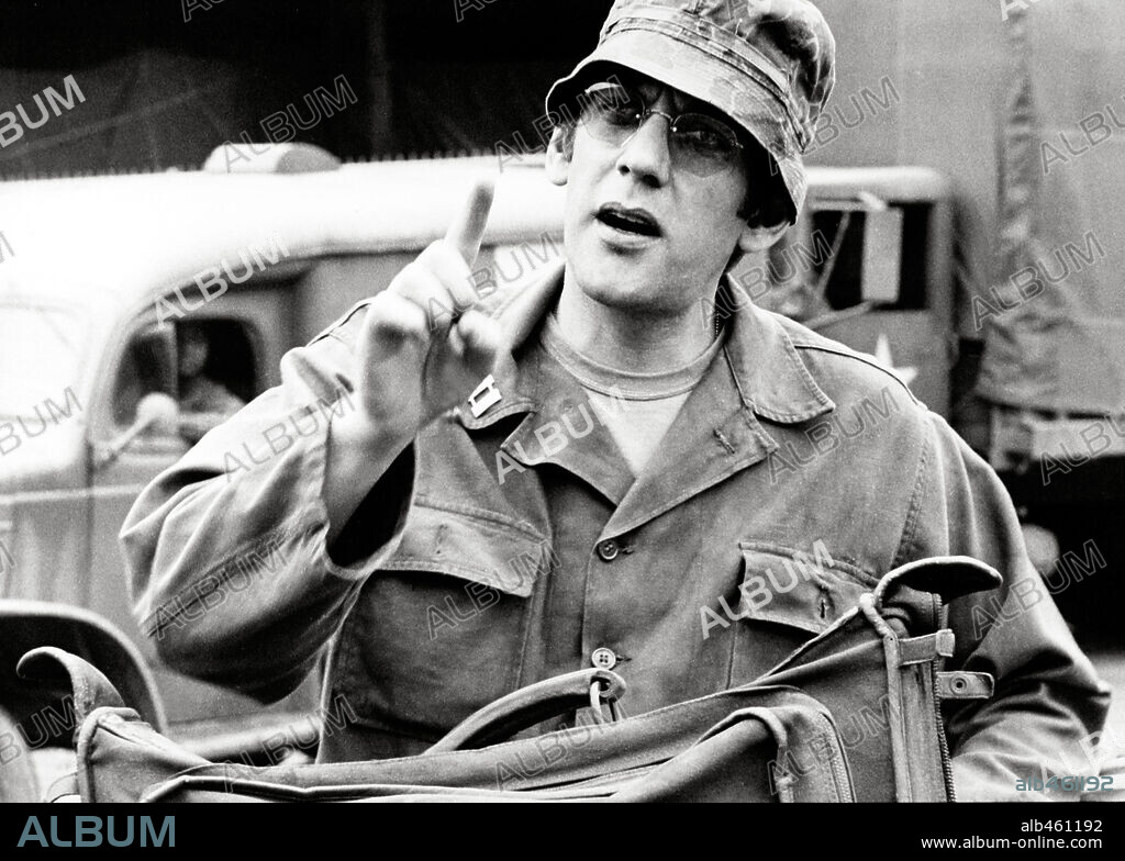 DONALD SUTHERLAND in M.A.S.H., 1970 (M*A*S*H), unter der Regie von ROBERT ALTMAN. Copyright 20TH CENTURY FOX/ASPEN.
