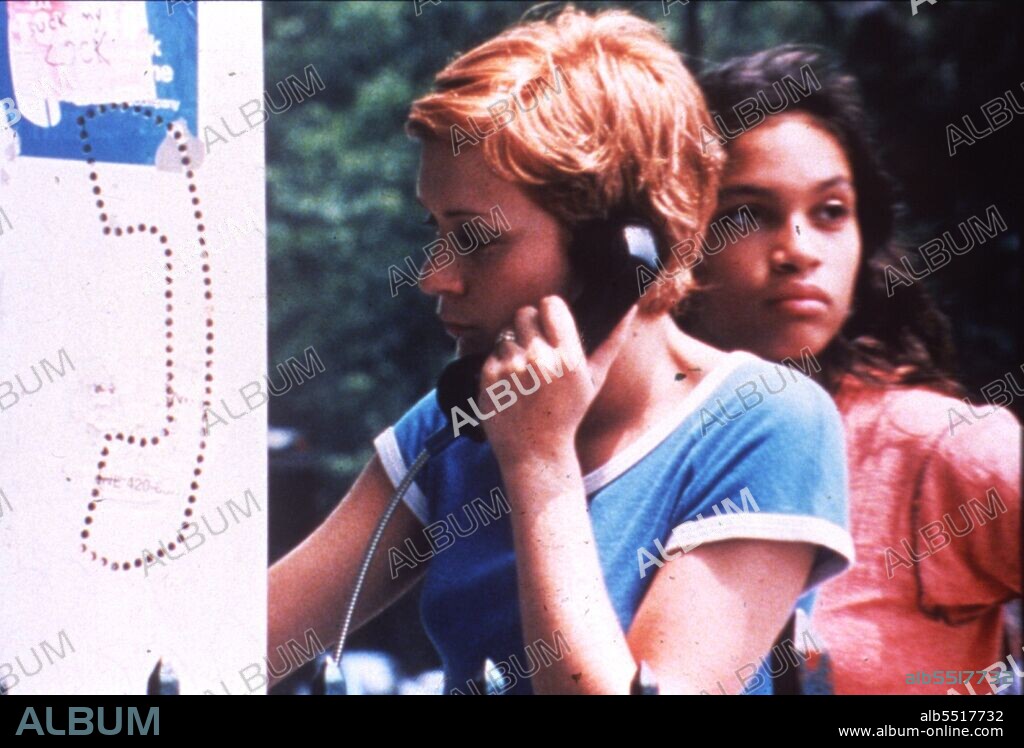 CHLOE SEVIGNY und ROSARIO DAWSON in KIDS, 1995, unter der Regie von LARRY CLARK. Copyright EXCALIBUR FILMS.