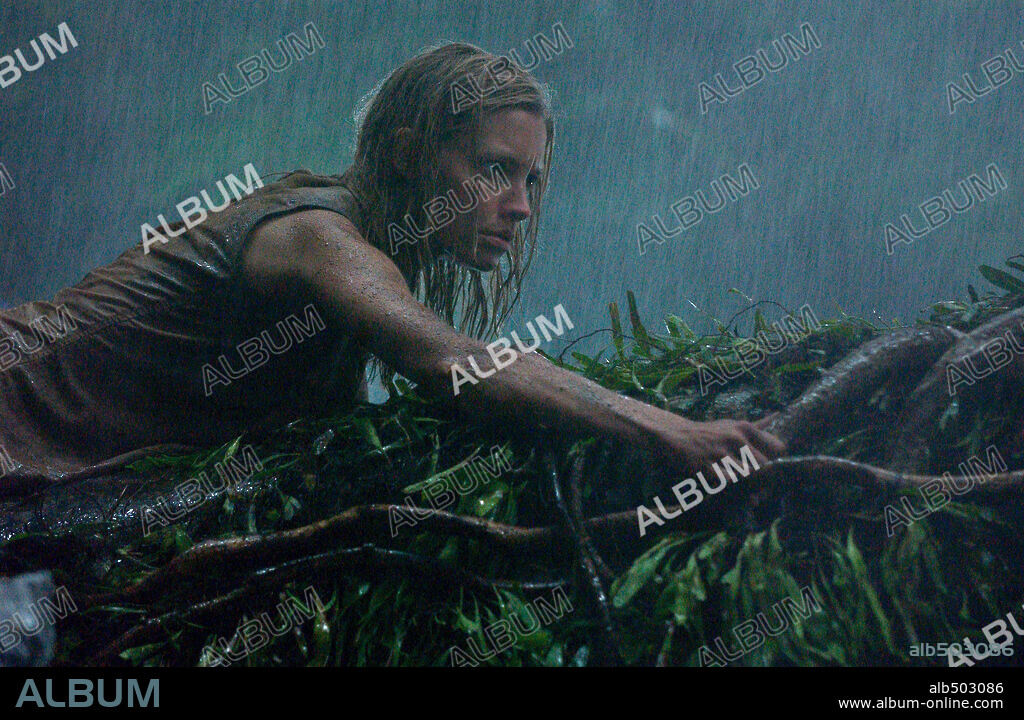 KADEE STRICKLAND in ANACONDAS: THE HUNT FOR THE BLOOD ORCHID, 2004, directed by DWIGHT H. LITTLE. Copyright COLUMBIA PICTURES.