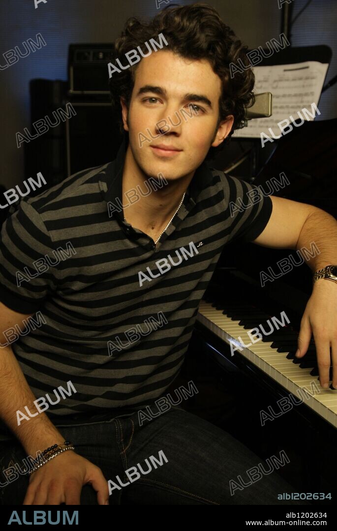 KEVIN JONAS in JONAS BROTHERS: THE 3D CONCERT EXPERIENCE (2009), directed by BRUCE HENDRICKS. Copyright Chapman-leonard studio equipment/ film source/ / CHARBONNEAU, ERIC.