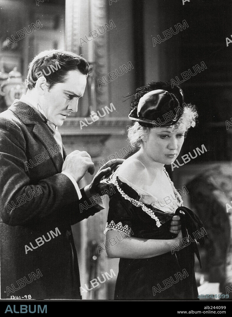 FREDRIC MARCH and MIRIAM HOPKINS in DR. JEKYLL AND MR. HYDE, 1931, directed by ROUBEN MAMOULIAN. Copyright PARAMOUNT PICTURES.