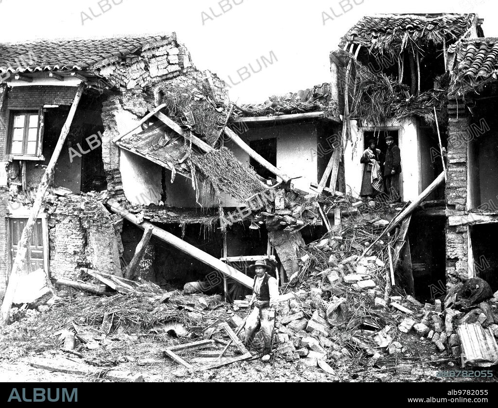 1910. Otro pueblo de Zamora, Abrareces de Tera , Destruido por las Inundaciones.