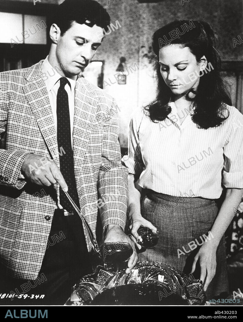 DAVID DUKES and LESLEY ANN WARREN in 79 PARK AVENUE, 1977 (79 PARK AVENUE-TV), directed by PAUL WENDKOS. Copyright UNIVERSAL TV.