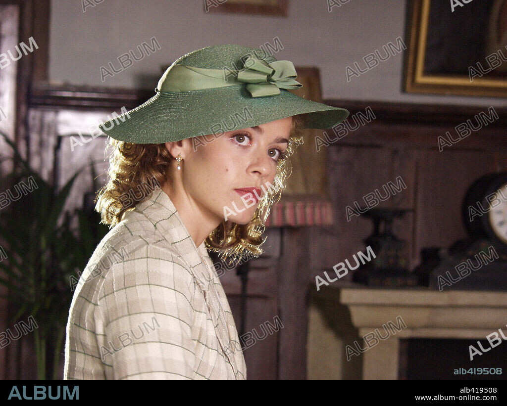 MARIA ADANEZ en EL LAPIZ DEL CARPINTERO, 2003, dirigida por ANTON REIXA. Copyright MORENA FILMS/PORTOZAS VISION/SOGECINE/TELEMADRID/TVG/D&D.