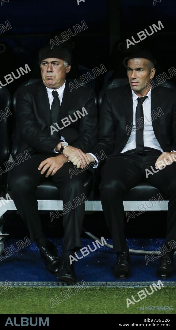 Madrid, 28 de septiembre de 2013. Jornada 7¬ de Liga. Real Madrid - Atletico. Zidane y Ancelotti. Foto: Ignacio Gil.       .Archdc. Ignacio Gil.