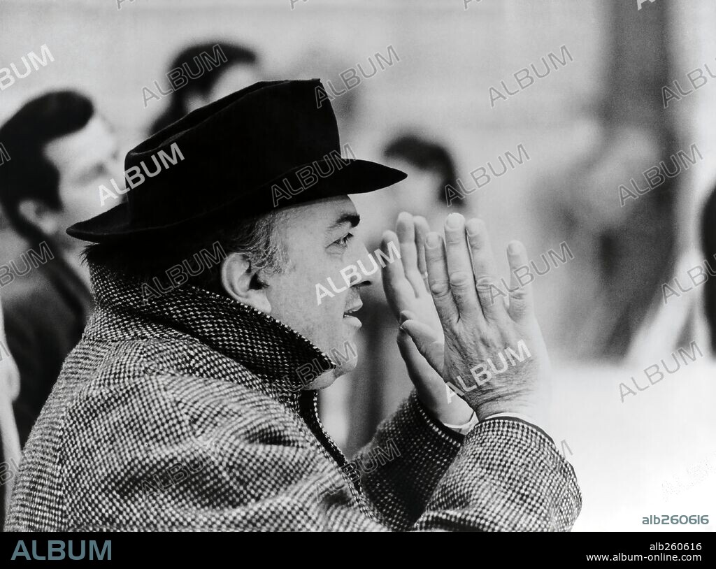 FEDERICO FELLINI dans 8 1/2, 1963, réalisé par FEDERICO FELLINI. Copyright CINERIZ.