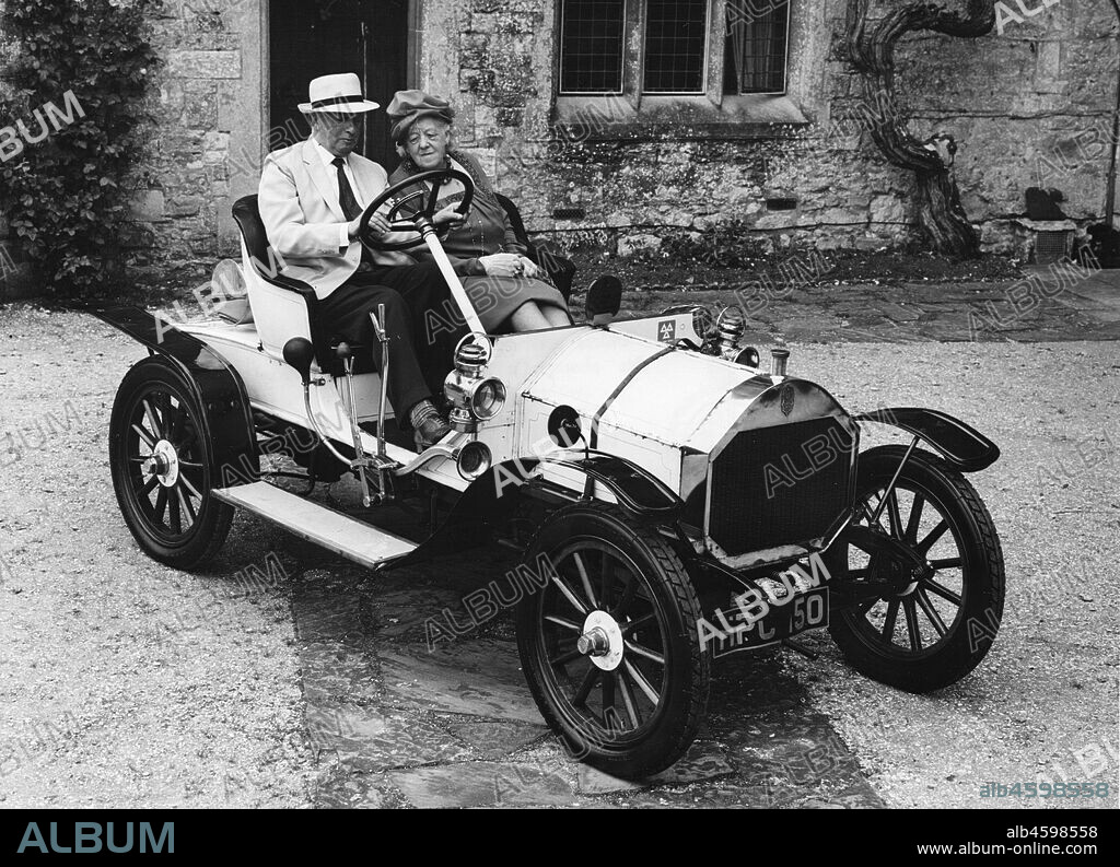 1909 Humber 8hp, Margaret Rutherford and her husband Stringer Davis.