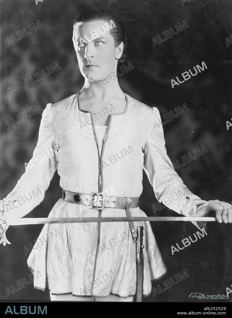 DENNIS KING in THE VAGABOND KING, 1930, directed by LUDWIG BERGER. Copyright PARAMOUNT PICTURES.