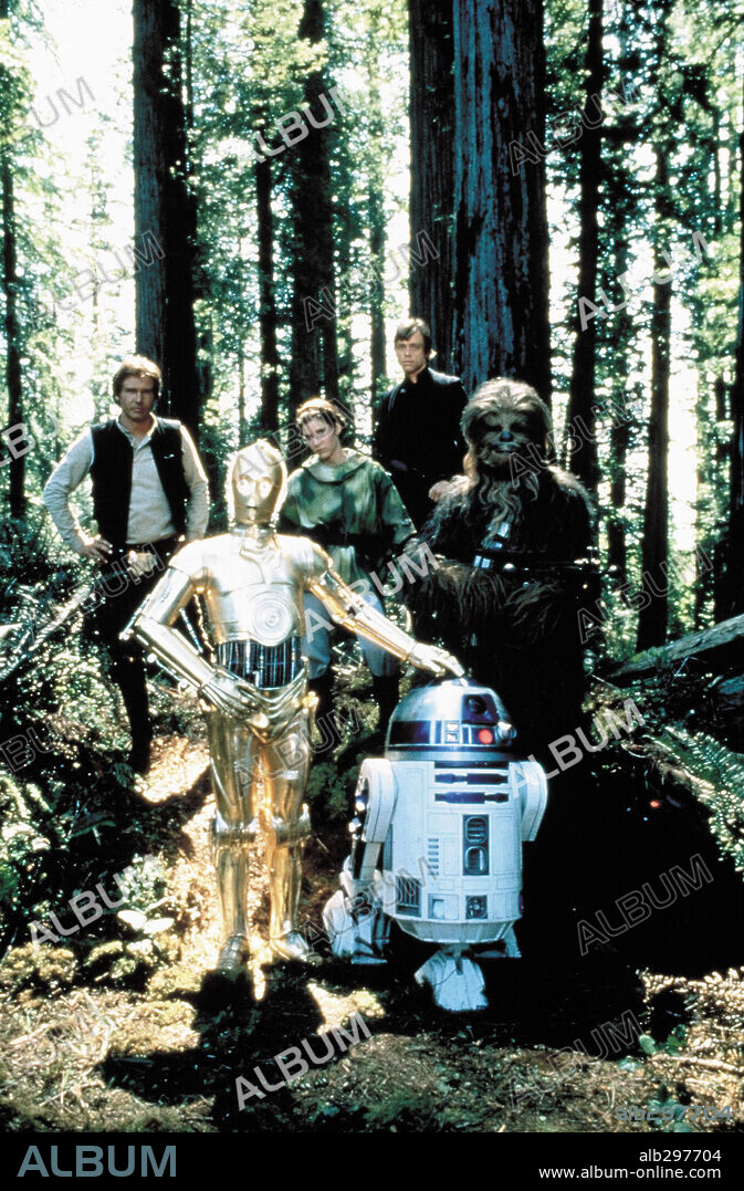 ANTHONY DANIELS, CARRIE FISHER, HARRISON FORD, KENNY BAKER and MARK HAMILL in STAR WARS: EPISODE VI-RETURN OF THE JEDI, 1983, directed by RICHARD MARQUAND. Copyright LUCASFILM/20TH CENTURY FOX.