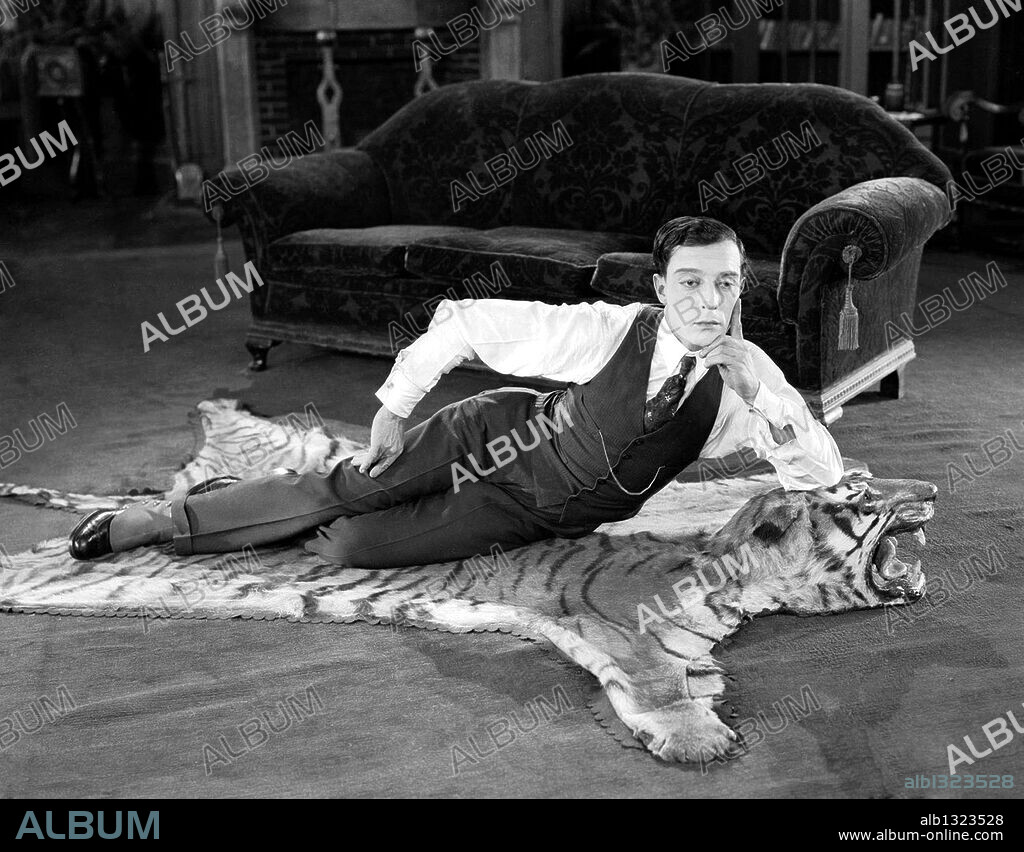 BUSTER KEATON in THE NAVIGATOR, 1924, directed by BUSTER KEATON. Copyright M.G.M.