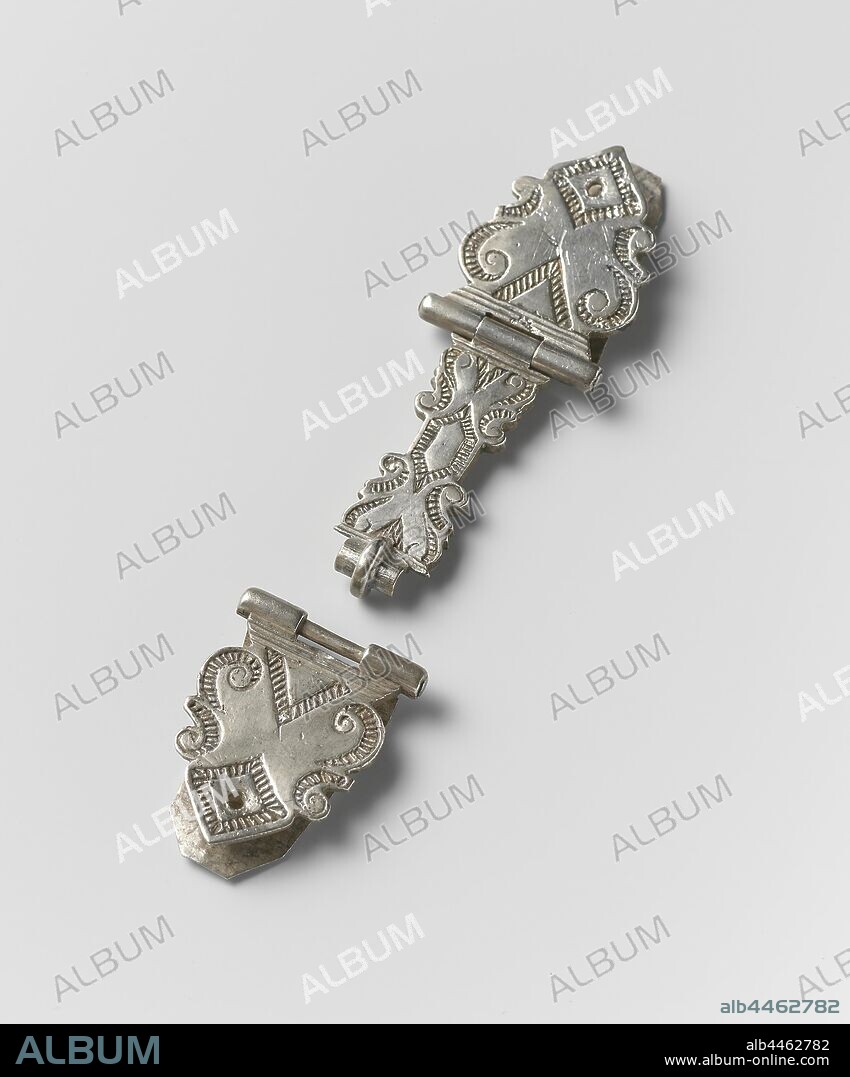 Book lock with ornament, Church book lock of silver, with ornament. Signature: posthoorn, Carel Koekebakker, Haarlem, 1753, silver (metal), w 25 gr × l 9.2 cm.