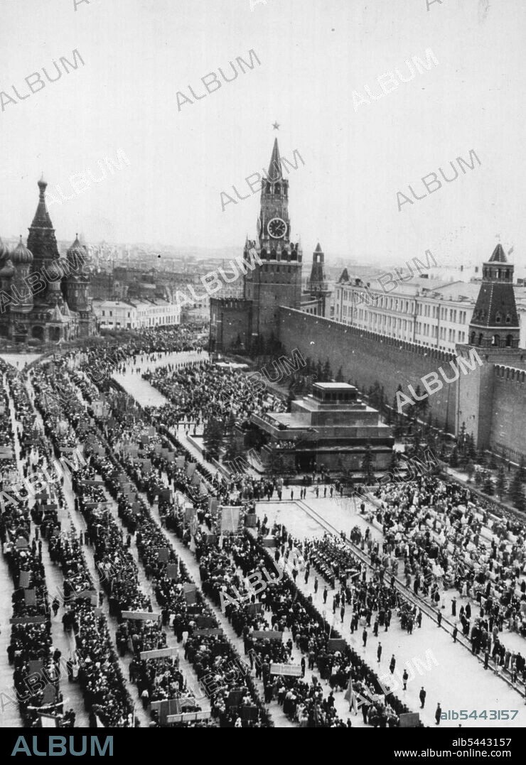 Stalin To Be Buried Beside Lenin In Red Square Shrine Lenin's tomb, Red Square, Moscow, where Marshal Stalin is likely to be buried beside his old comrade. ***** lies at the foot of the 60 feet high main wall of the *****, where Stalin lived and died. It Was announced to-day that the lying-in-state will be in the Hall of Columns of the Trade Union House, near the Kremlin Stalin Will lie in an open coffin, guarded by troops, while thousands file past to pay a last tribute. March 06, 1953.