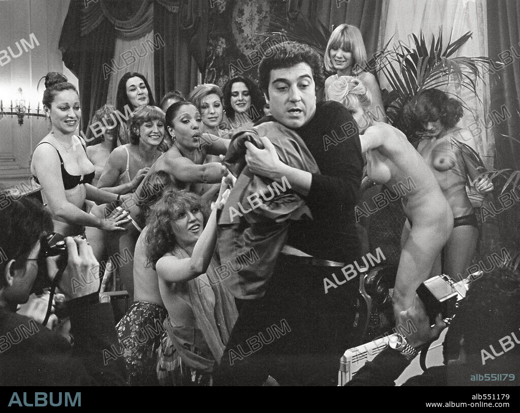 ANDRES PAJARES en LOS CHULOS, 1981, dirigida por MARIANO OZORES. Copyright BERMUDEZ DE CASTRO P.C, S.A.