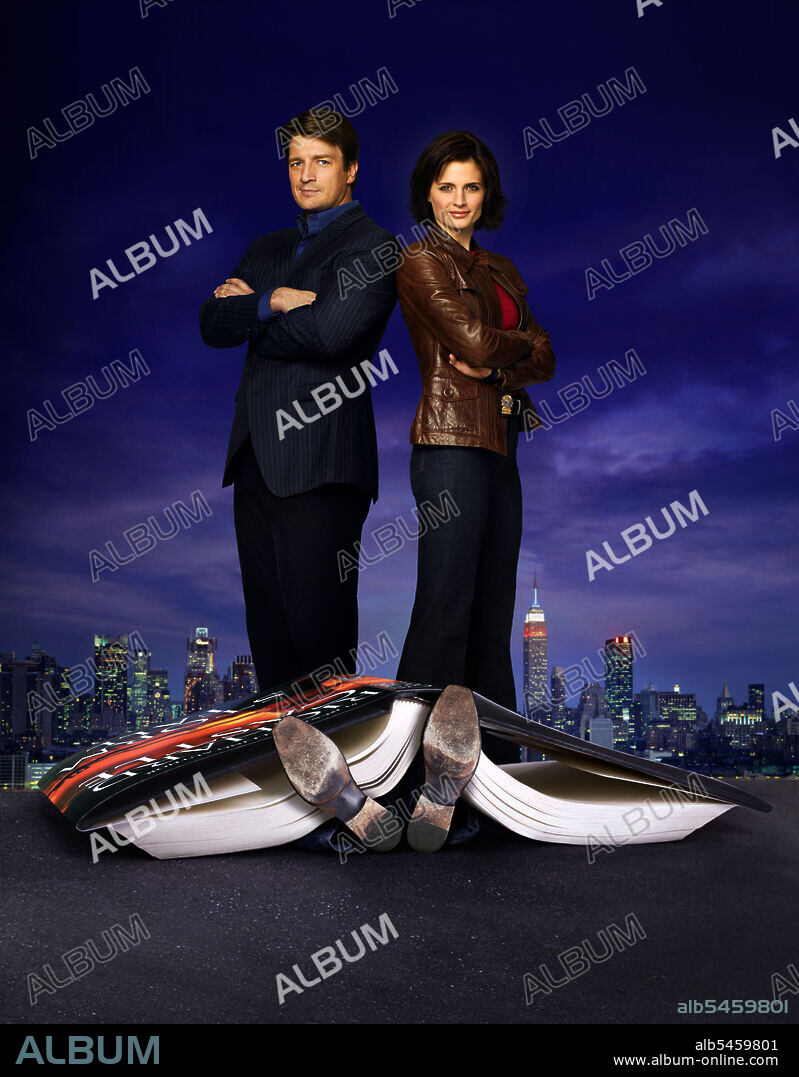 NATHAN FILLION y STANA KATIC en CASTLE, 2009, dirigida por BRYAN SPICER y ROB BOWMAN. Copyright Beacon Pictures.
