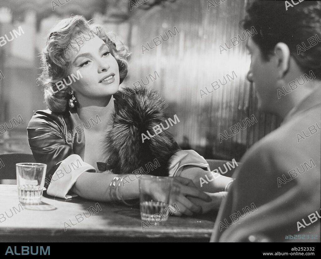 GINA LOLLOBRIGIDA in WOMAN OF ROME, 1955 (LA ROMANA). Copyright PONTI-DE LAURENTIIS CINEMATOGRAFICA.
