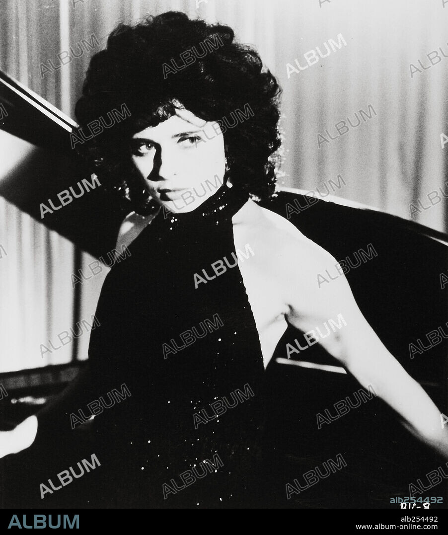 ISABELLA ROSSELLINI dans BLUE VELVET, 1986, réalisé par DAVID LYNCH. Copyright DE LAURENTIS ENTERTAINMENT GROUP.