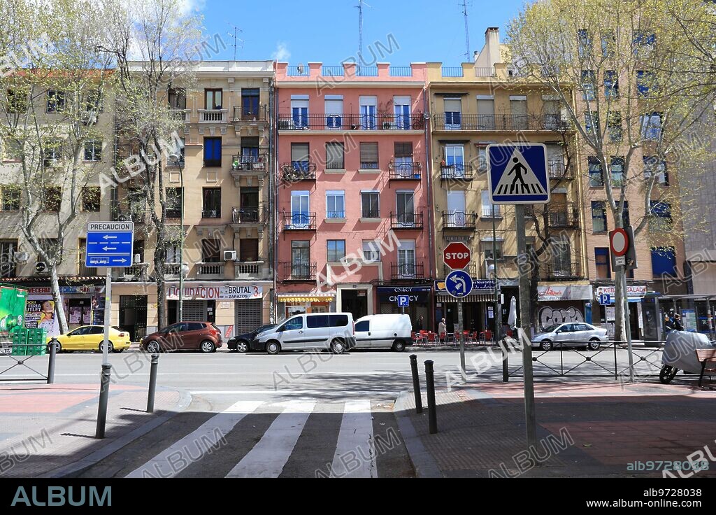 Madrid, 04/13/2016. Prostitution houses on Paseo de las Delicias 127 and 135. Photo: Rafa Albarrán ARCHDC.