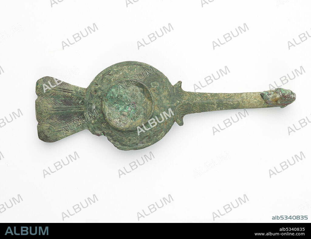 Garment hook (gou), Han dynasty, 206 BCE-220 CE.