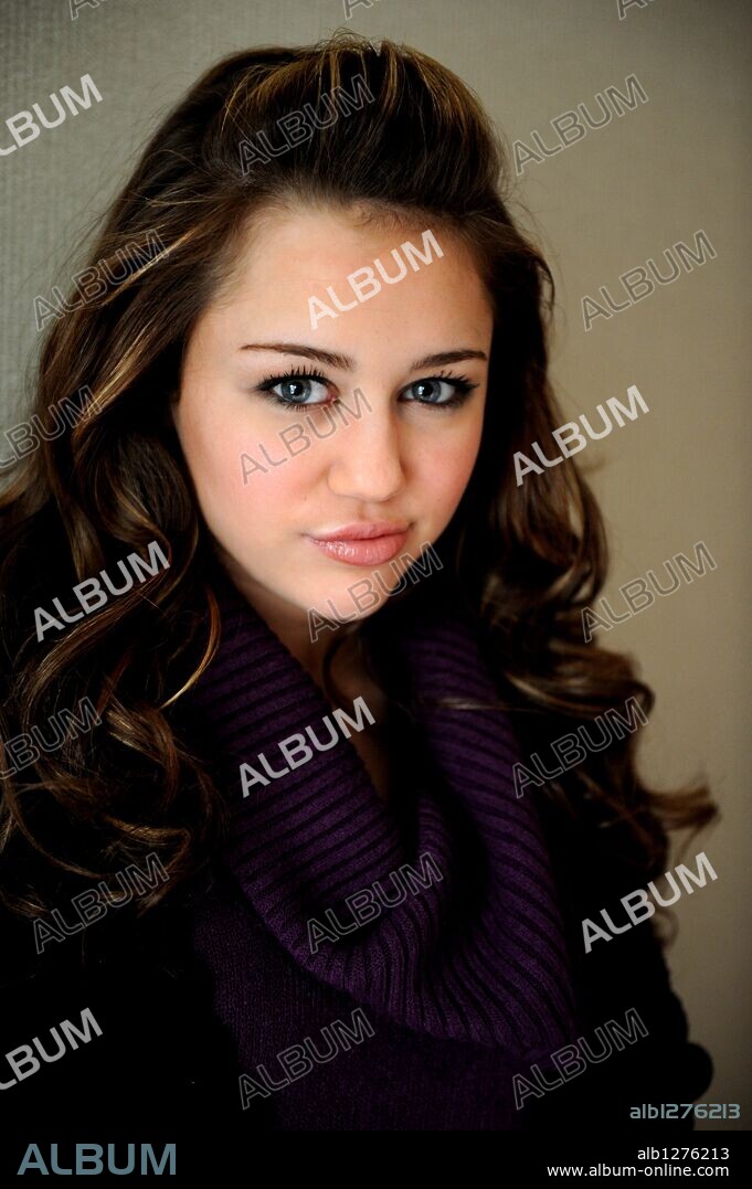 Dec 14, 2007 - Toronto, Ontario, Canada - Teen idol MILEY CYRUS stars in the TV show Hannah Montana. (Credit Image: © Colin McConnell/Toronto Star/ZUMA Press) RESTRICTIONS: * Canada Rights OUT *. 14/12/2007
