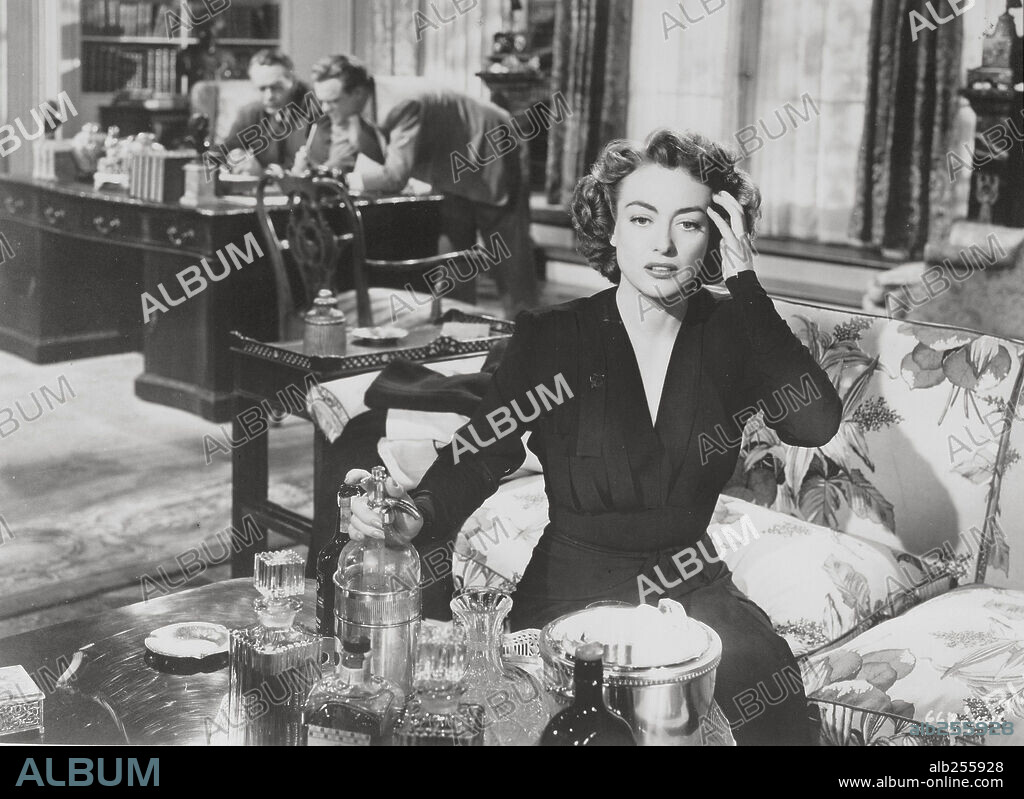 JOAN CRAWFORD en EL AMOR QUE MATA, 1947 (POSSESSED), dirigida por CURTIS BERNHARDT. Copyright WARNER BROTHERS.