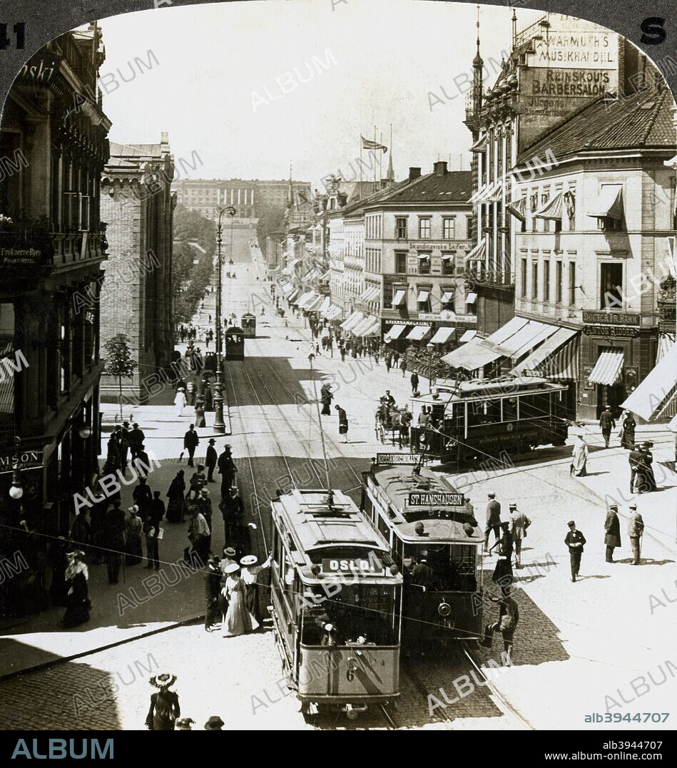 Karl Johan's Street and Royal Palace, Christiania (Oslo), Norway. Stereoscopic card detail.