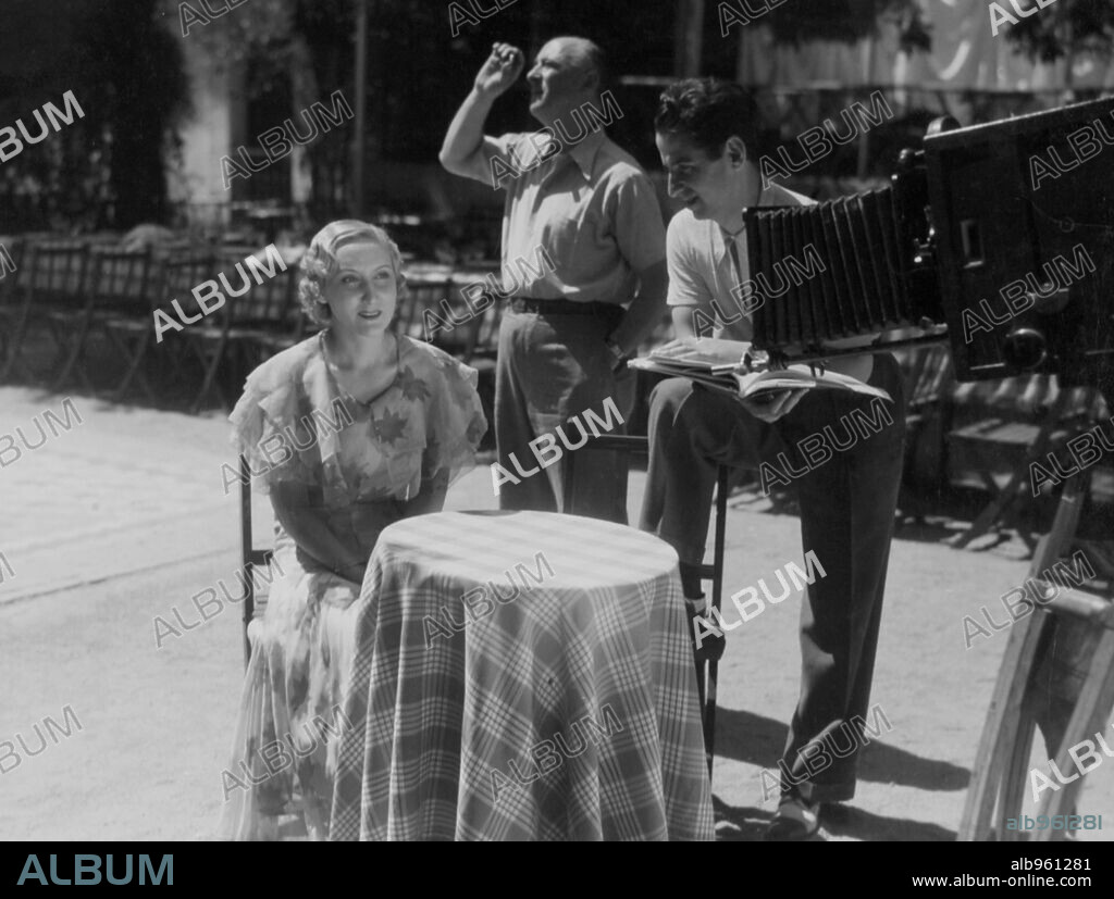 EUSEBIO FERNANDEZ ARDAVIN, HENRI BARREYRE y MERCEDES PRENDES en DON FLORIPONDIO, 1939, dirigida por EUSEBIO FERNANDEZ ARDAVIN. Copyright ROPTENCE P.C.