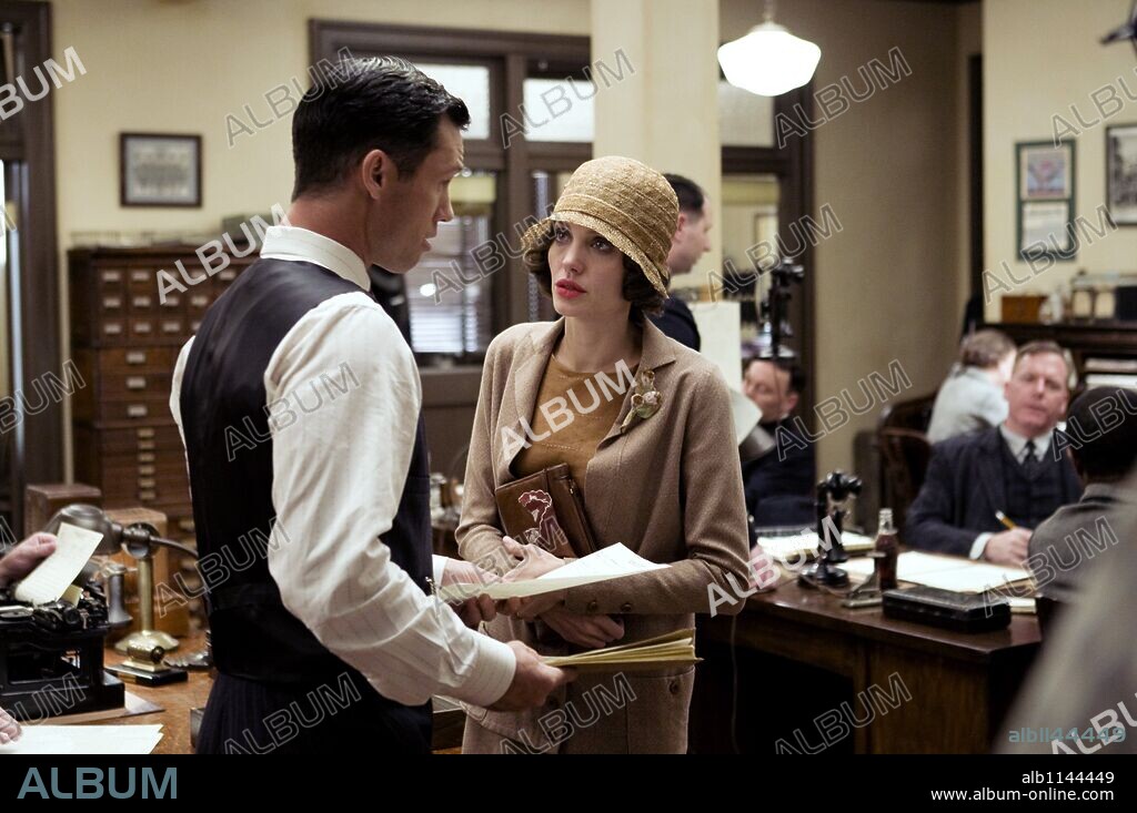 ANGELINA JOLIE and JEFFREY DONOVAN in CHANGELING, 2008, directed by CLINT EASTWOOD. Copyright IMAGINE ENTERTAINMENT/MALPASO PRODUCTIONS / RIVETTI JR. TONY.