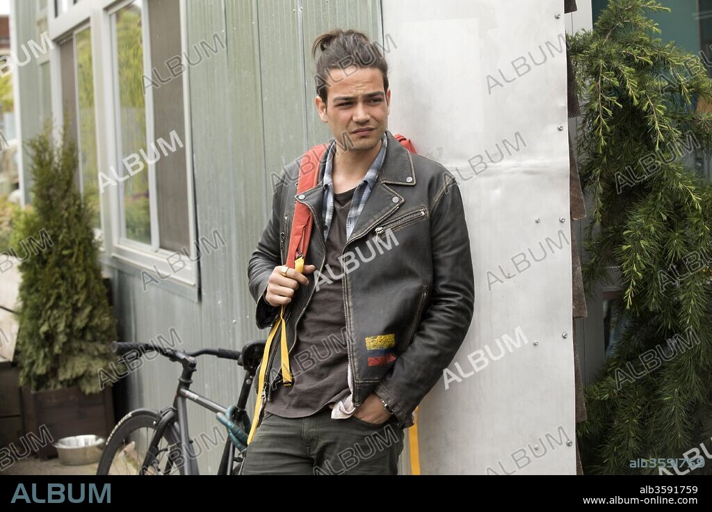DANIEL ZOVATTO in HERE AND NOW, 2018, unter der Regie von ALAN BALL. Copyright Your Face Goes Here Entertainment.