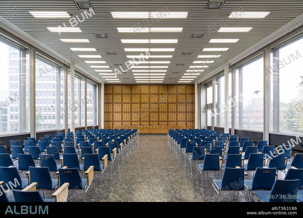 Allianzbauten am Tulpenfeld, 1964-1969 von Hanns Dustmann erbaut, Pressehaus des Deutschen Bundestages, Saal der Bundespressekonferenz.