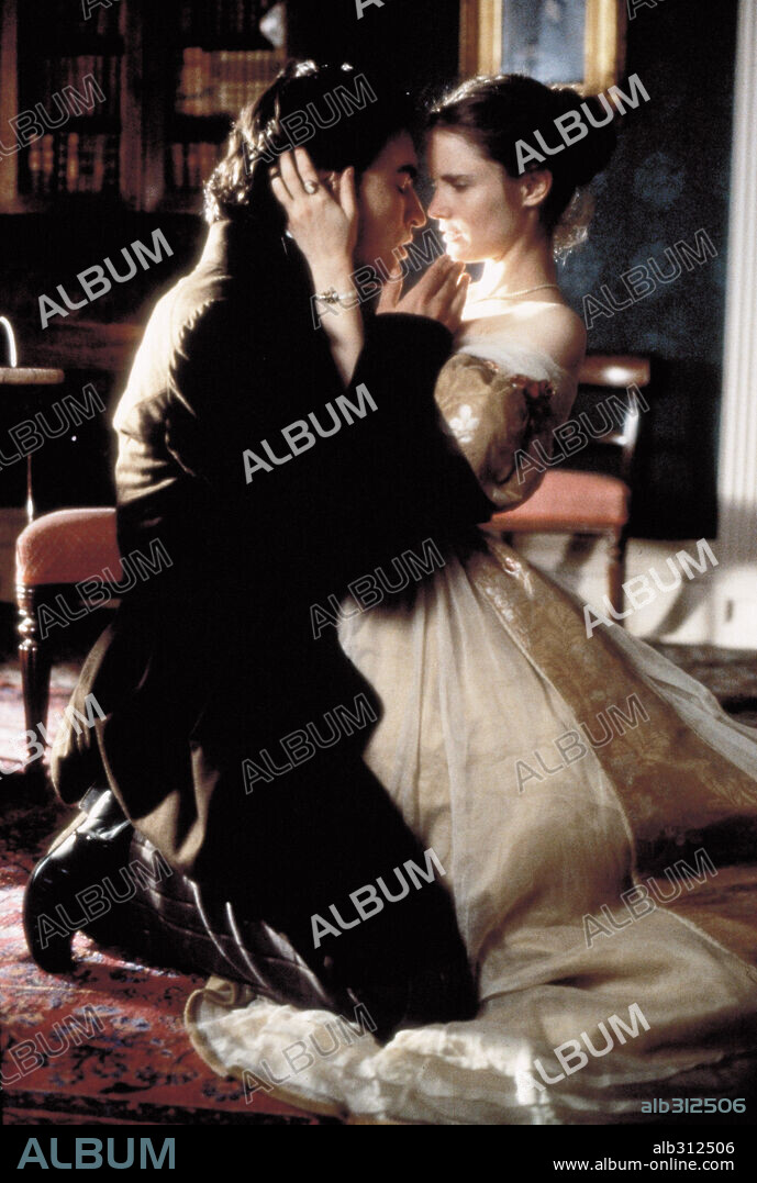 BEN CHAPLIN y JENNIFER JASON LEIGH en WASHINGTON SQUARE-LA HEREDERA, 1997 (WASHINGTON SQUARE), dirigida por AGNIESZKA HOLLAND. Copyright HOLLYWOOD PICTURES / BATZDORFF, RON.