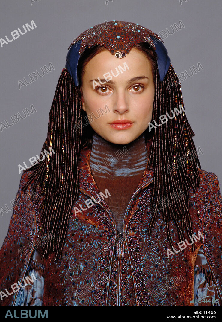 NATALIE PORTMAN in STAR WARS: EPISODE III-REVENGE OF THE SITH, 2005, directed by GEORGE LUCAS. Copyright LUCASFILM / HAMSHERE, KEITH.