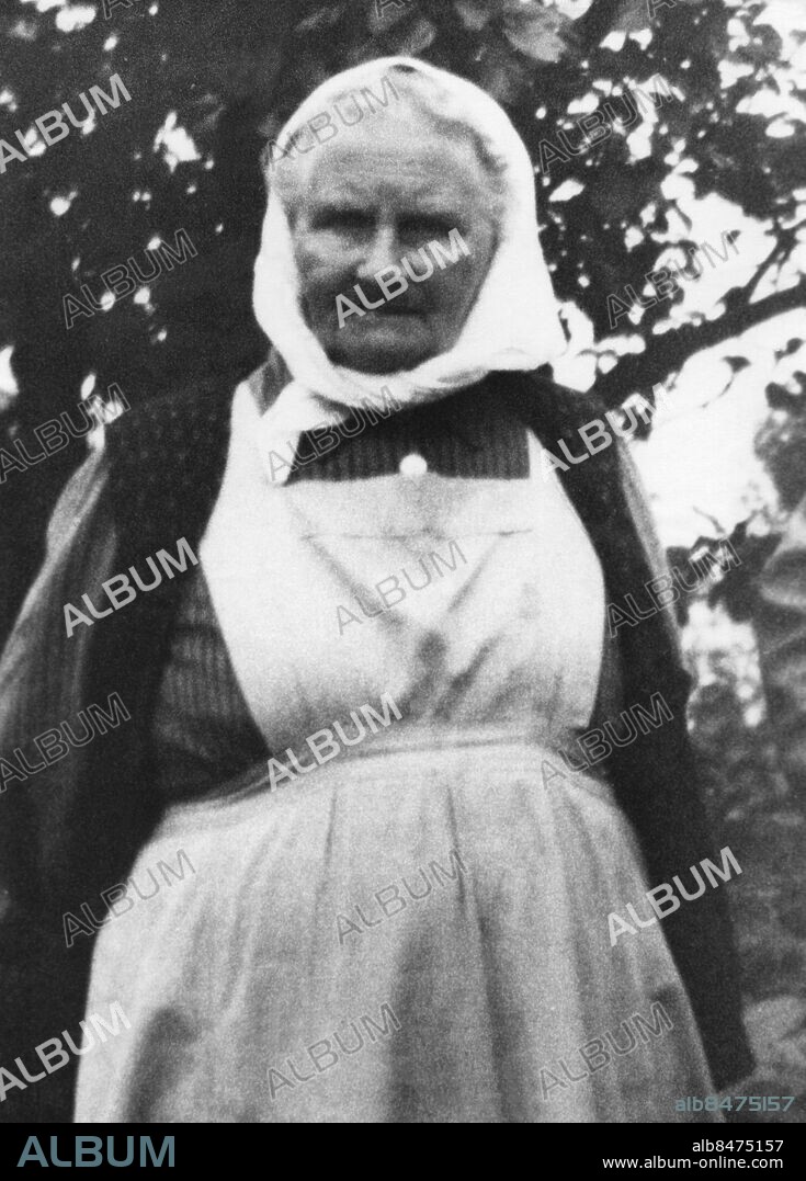 Massmördaren Tore Hedin i Skåne 1951 - 1952.. Mördade 21 aug 1952 på ålderdomshemmet i Hurva sin fästmö och föreståndarinnan med yxa. Han tänder sedan eld på hemmet och ytterligare fem personer åldringar dör.. På bilden den döda Maria Pettersson.. (c) Sydsvenskan /IBL Bildbyrå.