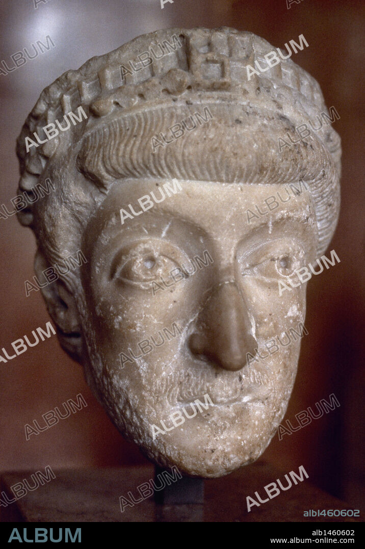 Theodosius II (401-450). Eastern Roman Emperor from 408 to 450. Bust. Marble, ca. 440 d.C. Louvre Museum, Paris, France.